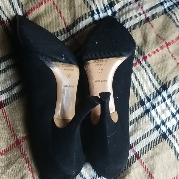 Prada Suede Black Pump - Picture 7 of 8